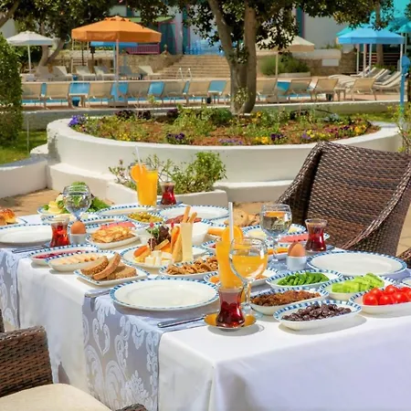 Merit Cyprus Gardens Seafront & Beach & Casino Hotel Trikomo