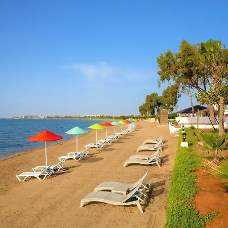 Merit Cyprus Gardens Seafront & Beach & Casino Hotel Trikomo