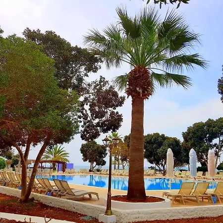 Hotel Merit Cyprus Gardens Seafront & Beach & Casino Trikomo