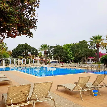 Merit Cyprus Gardens Seafront Resort&beach&casino Trikomo
