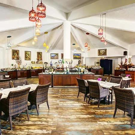 Merit Cyprus Gardens Seafront & Beach & Casino Trikomo