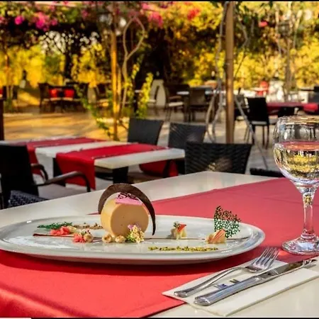 Merit Cyprus Gardens Seafront & Beach & Casino Hotel 4*