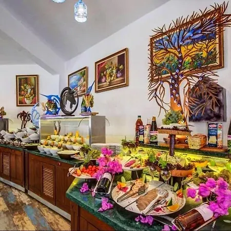 Merit Cyprus Gardens Seafront & Beach & Casino 4*