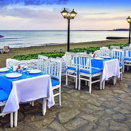 Merit Cyprus Gardens Seafront & Beach & Casino 4*